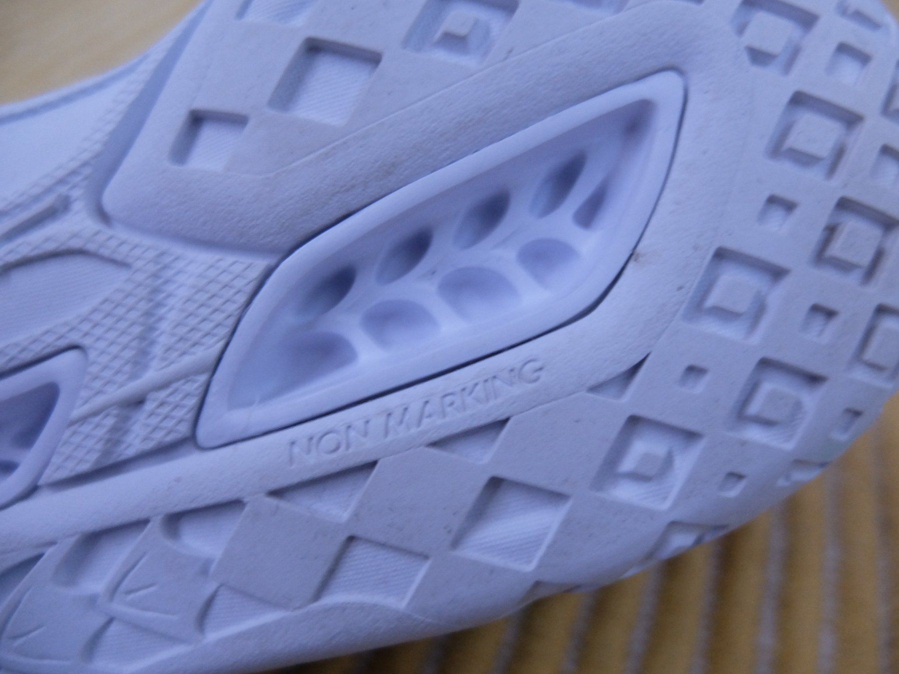 Mizuno Scarpe da donna: Mizuno Ghost Shadow baskets 40.5 // Envoi / Versand OK – Usato da Les Breuleux venduto da malice_13 7