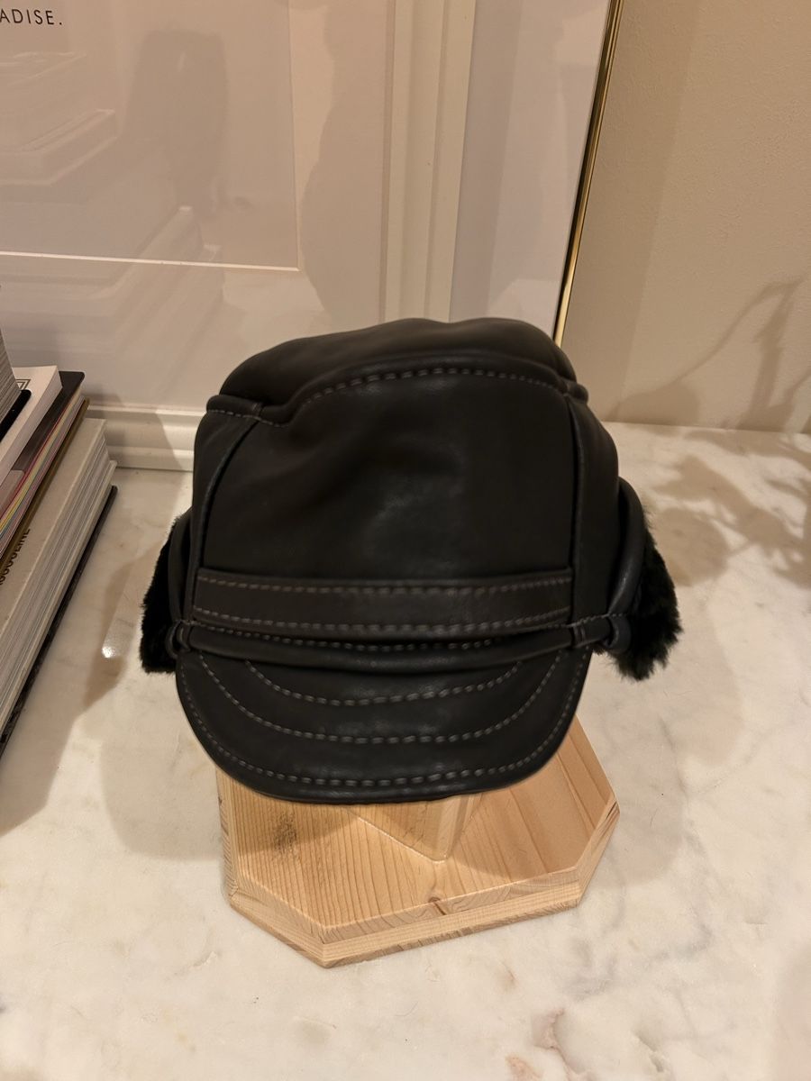 Copricapi, berretti & cappellini: Leather & Fur cap – Nuovo (secondo la descrizione) da Zürich venduto da evasara