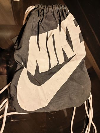 Nike Turnbeutel Schwarz - Ideal für Sport & Freizeit!