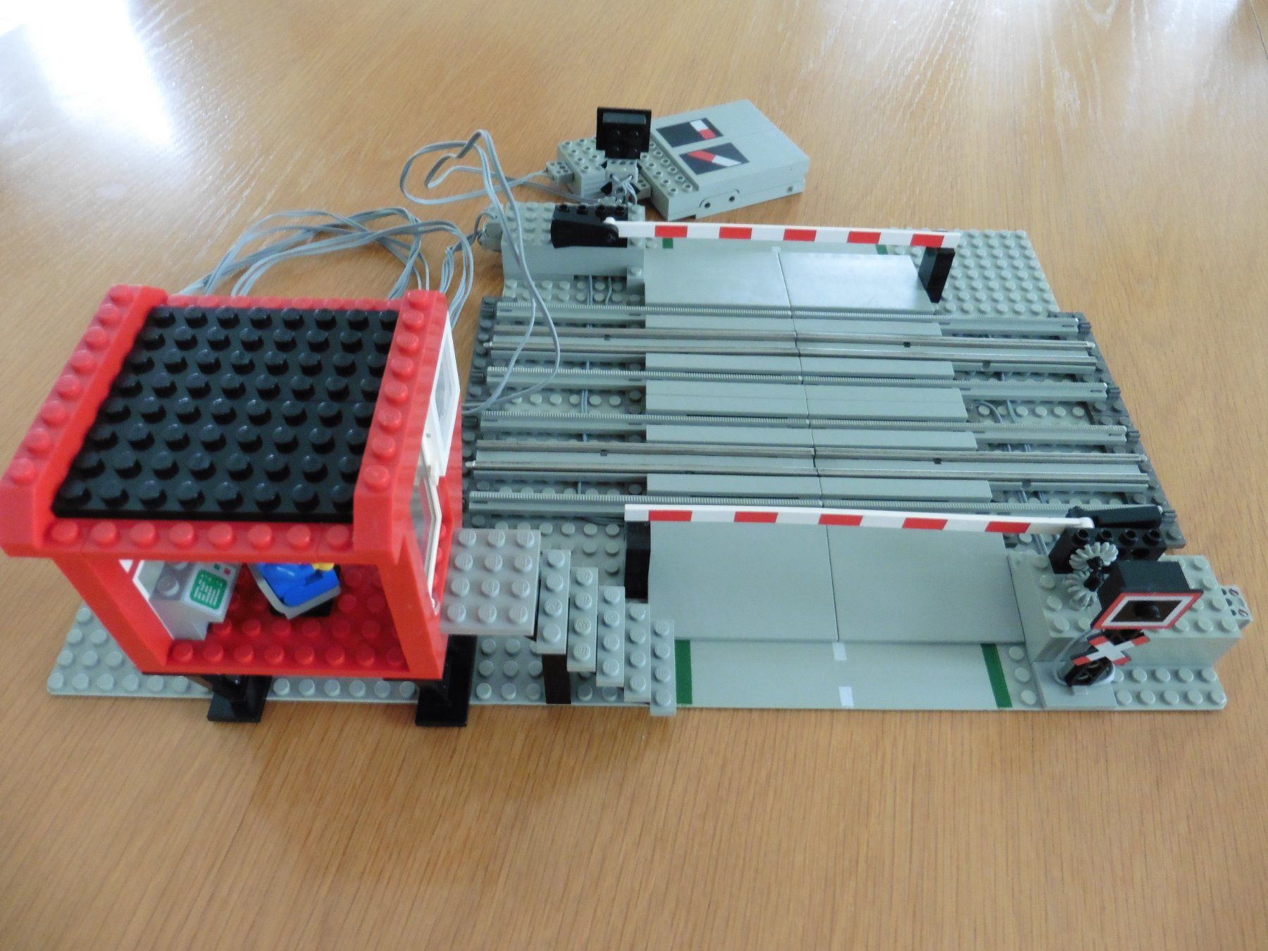 Lego Kit di costruzioni: Lego 7866 Bahnübergang 12V – Usato da Kaltbrunn venduto da sigale 3