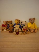 Lot mit 8 Teddybären - alle in sehr gutem Zustand