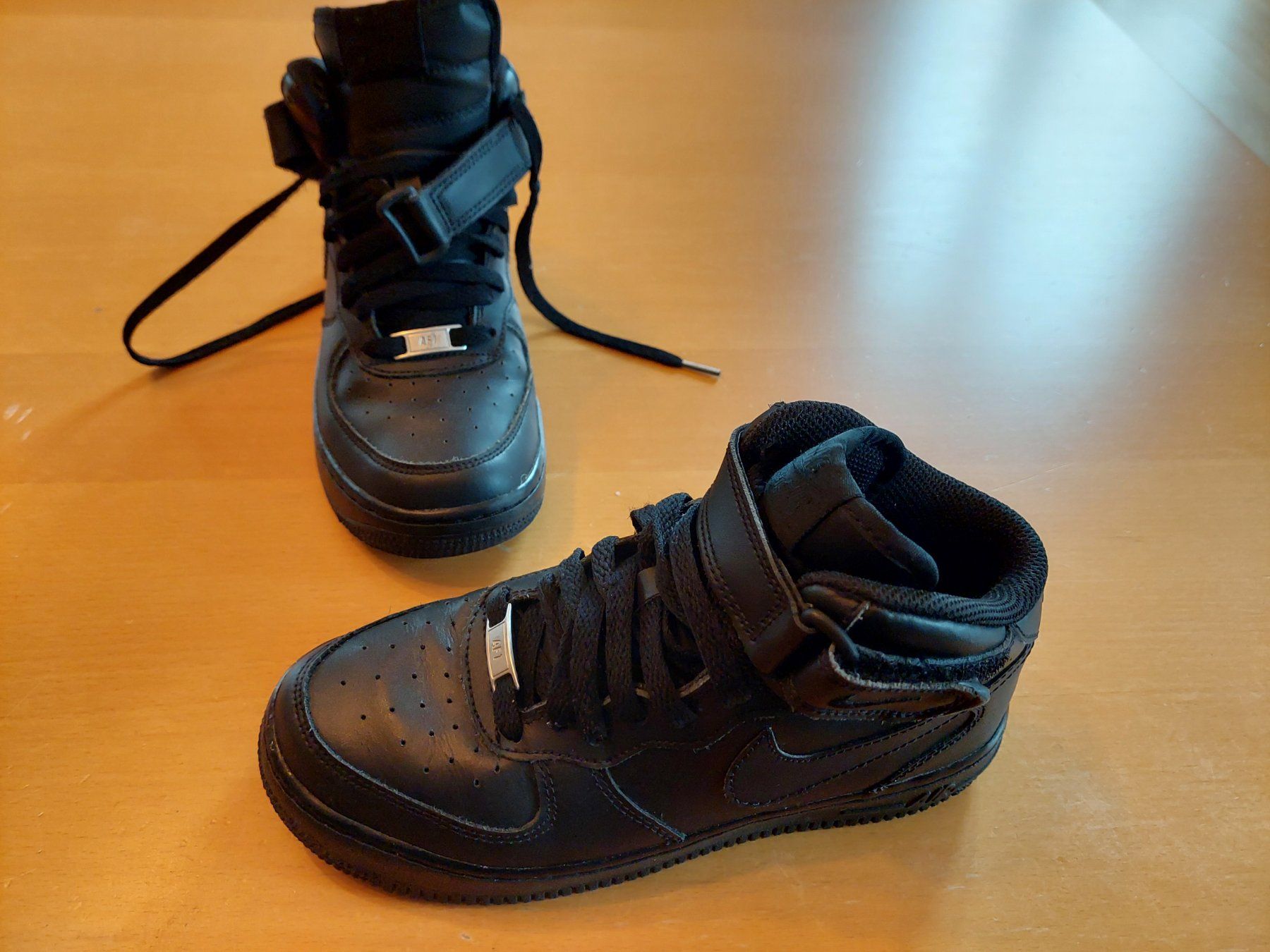 Nike Scarpe per ragazzi: Nike Air Force 1 Winterschuhe  Gr.37.5 – Usato da Zürich venduto da xxyy00 1