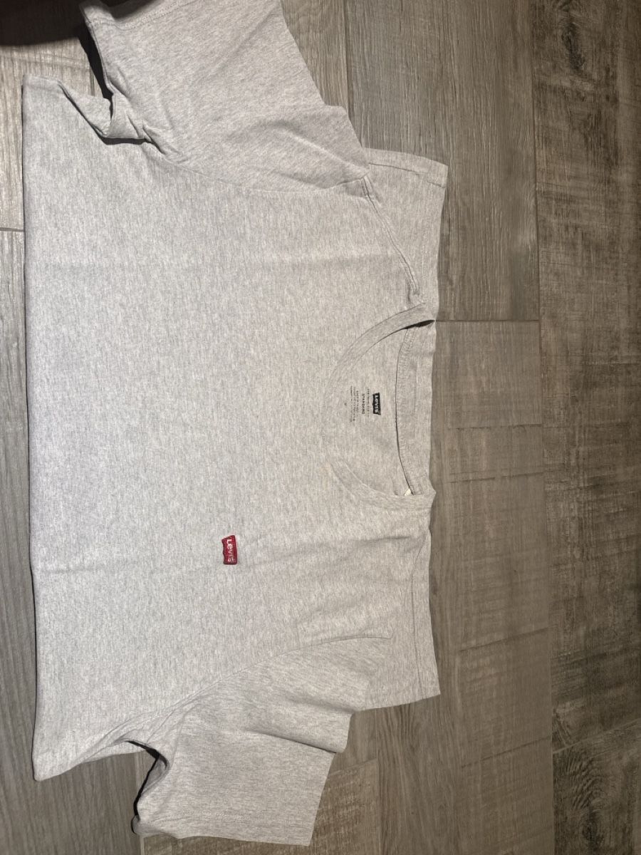 Levi's Hemden, T-Shirts & Polos: T-shirt Lévis  – Gebraucht aus Tramelan von mar_xrj7 2