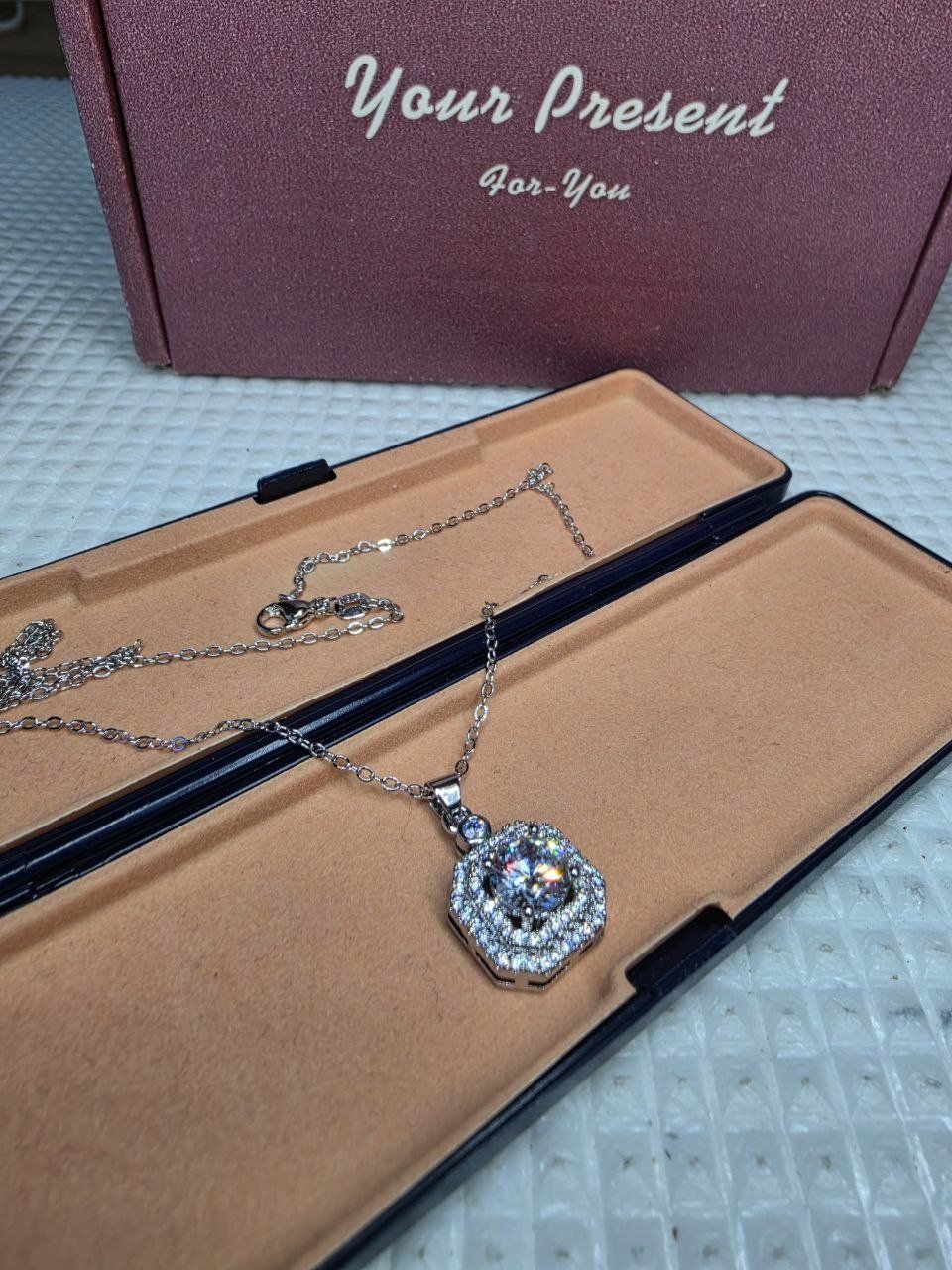 Catenine: Collier argent avec zircons – Nuovo e nell'imballaggio originale da Reconvilier venduto da Tsma67 9