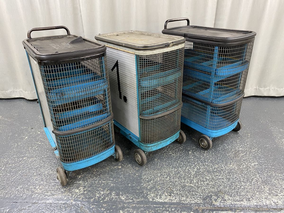 Tous les outils: 3 Werktattwagen – D'occasion à Hägglingen par Karin0802
