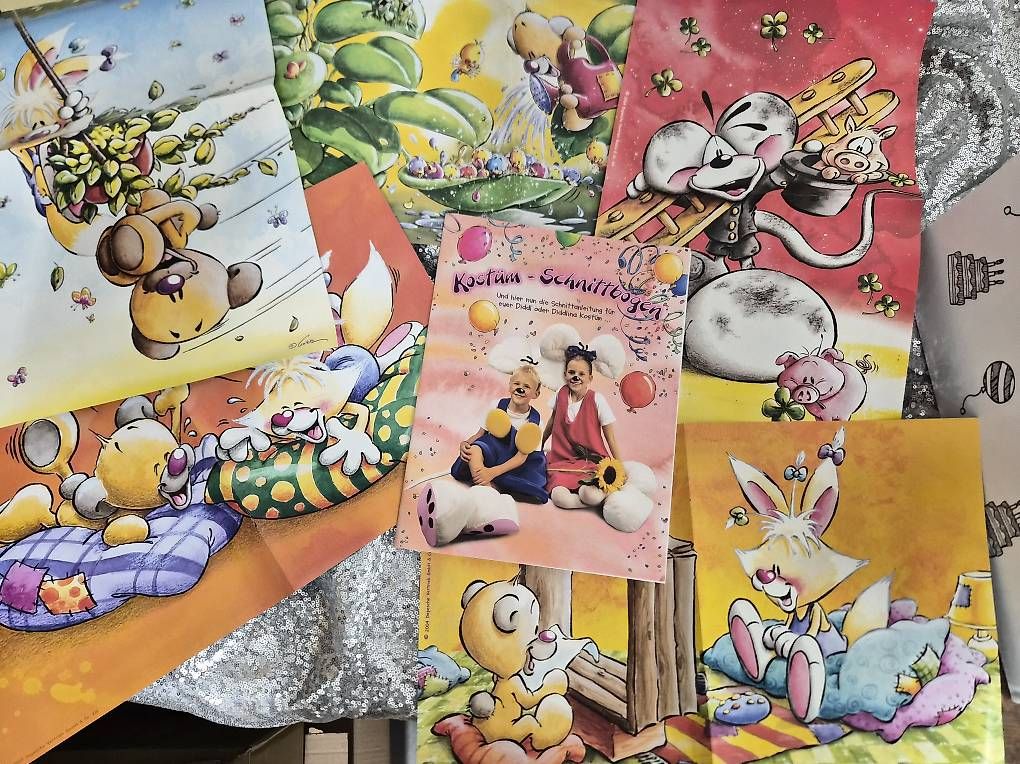 Foto & Immagini: 5x Diddl Poster und Diddl Kostüm Schnittbogen – Usato da Uznach venduto da ssmiy 1