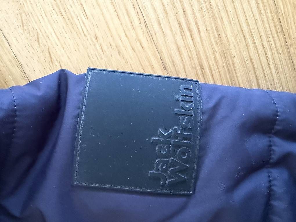 Jack Wolfskin Cappotti: Wintermantel Jack Wolfskin neuwertig – Usato da Zollikerberg venduto da Serpli 1