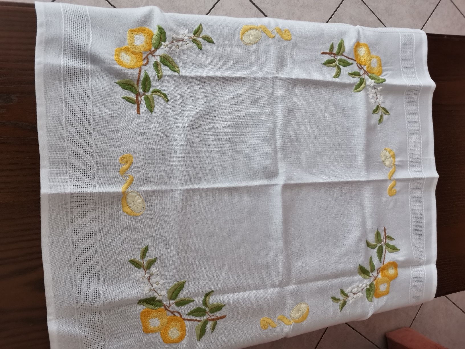 Altra biancheria da tavola: Nappe brodée – Nuovo e nell'imballaggio originale da Cournillens venduto da masoeur