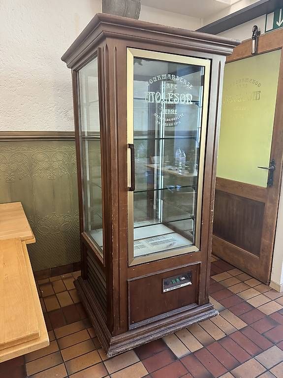 Vitrinen: Kühlvitrine – Gebraucht aus Bern von leo_n862