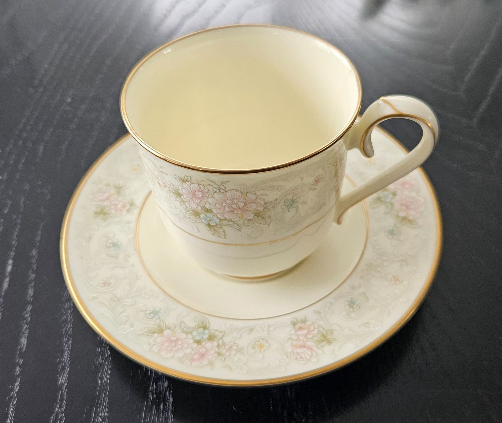 Noritake Set di piatti: Noritake Bone China Japan 9722 Willowbrook Tee Service – Usato da Henau venduto da Telesto 3
