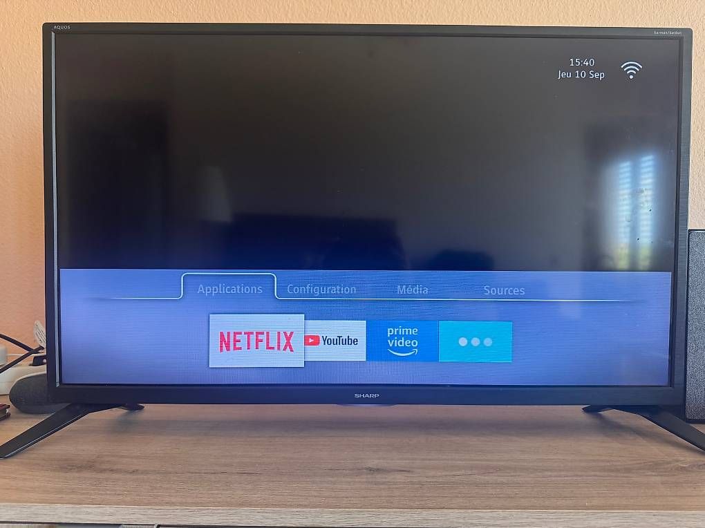 Telecomandi: Smart TV Sharp 32" HD + Télécommande universelle One For All – Usato da Bevaix venduto da pat_pn9c