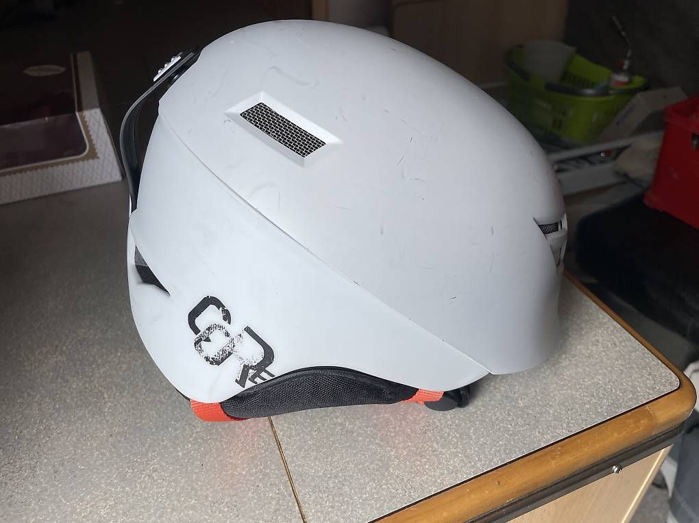 Casques: Casque de Ski 55-59cm – D'occasion à Essert FR par jcz 1