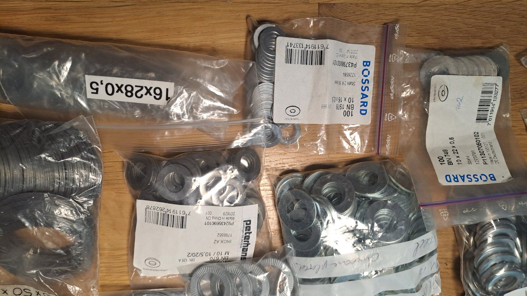 Tutti gli attrezzi: Surplus Hardware – Usato da Rieden AG venduto da Werkstattlaedeli 7