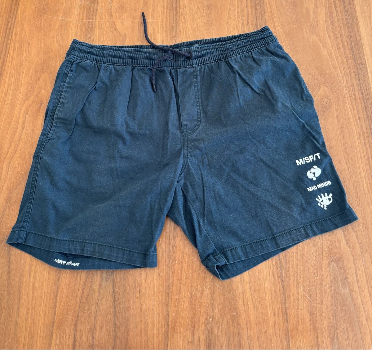 Pantaloni: Shorts M/SF/T Mad minds – Usato da Bolligen venduto da Zaeglis