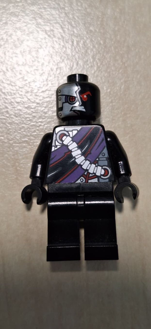 Lego Statuette: Lego Ninjago Nindroid – Usato da Egnach venduto da sea_2zvc