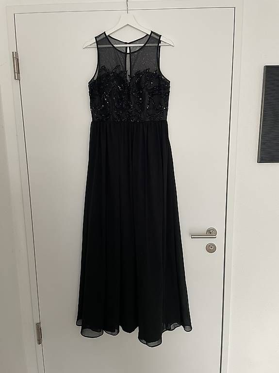 Vestiti: Festkleid / Abendkleid  – Usato da Winterthur venduto da Romi 1
