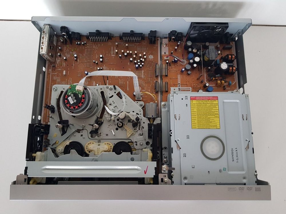Panasonic DMRES35V VHS & DVDRW Recorder (defekt) Kaufen auf Ricardo