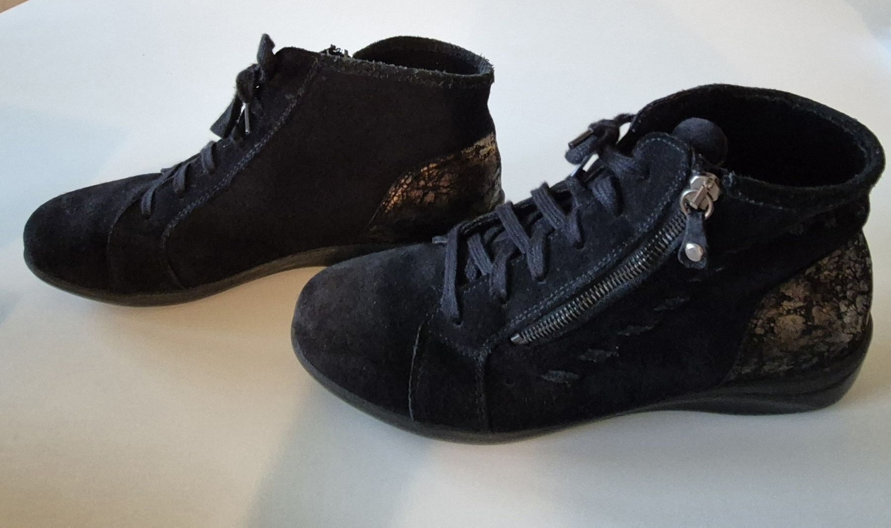 Scarpe da donna: Winter Stiefelette High top Sneaker Waldläufer, Gr. 41.5 – Usato da Illnau venduto da Bab58blau 1