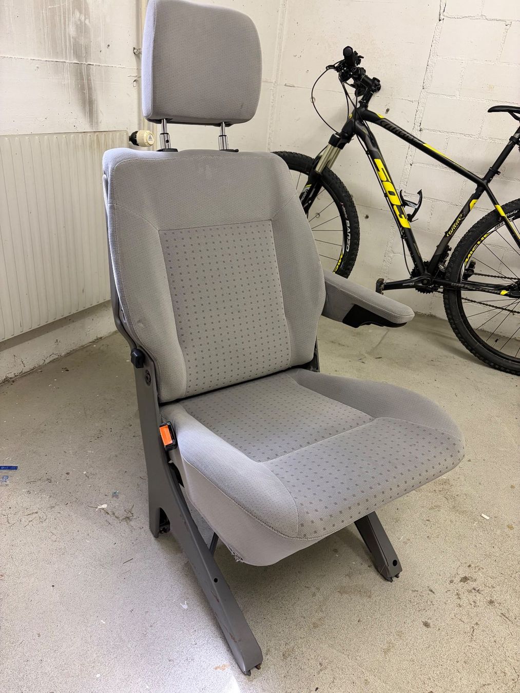 VW Alle Autoersatzteile: Rücksitz VW T4 – Gebraucht aus Esslingen von MaximeNi 1