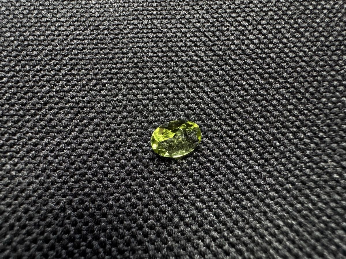 Pietre preziose: Peridot, facettiert, 0.6ct, 5 x 7 mm – Nuovo e nell'imballaggio originale da Wängi venduto da Horus_Stone