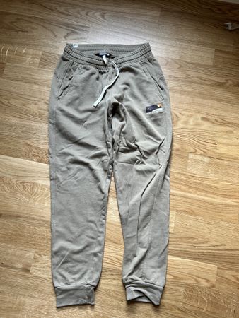 Puma Jogginghose Forever Better  beige Grösse L neuwertig