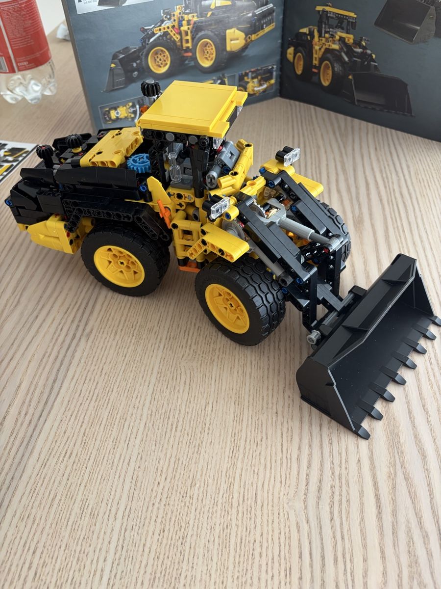 Lego Spielzeuge: Lego Technic 42209 Volvo L120 Electric Wheel Loader – Neu (gemäss Beschreibung) aus Zofingen von sve_kb7h 1