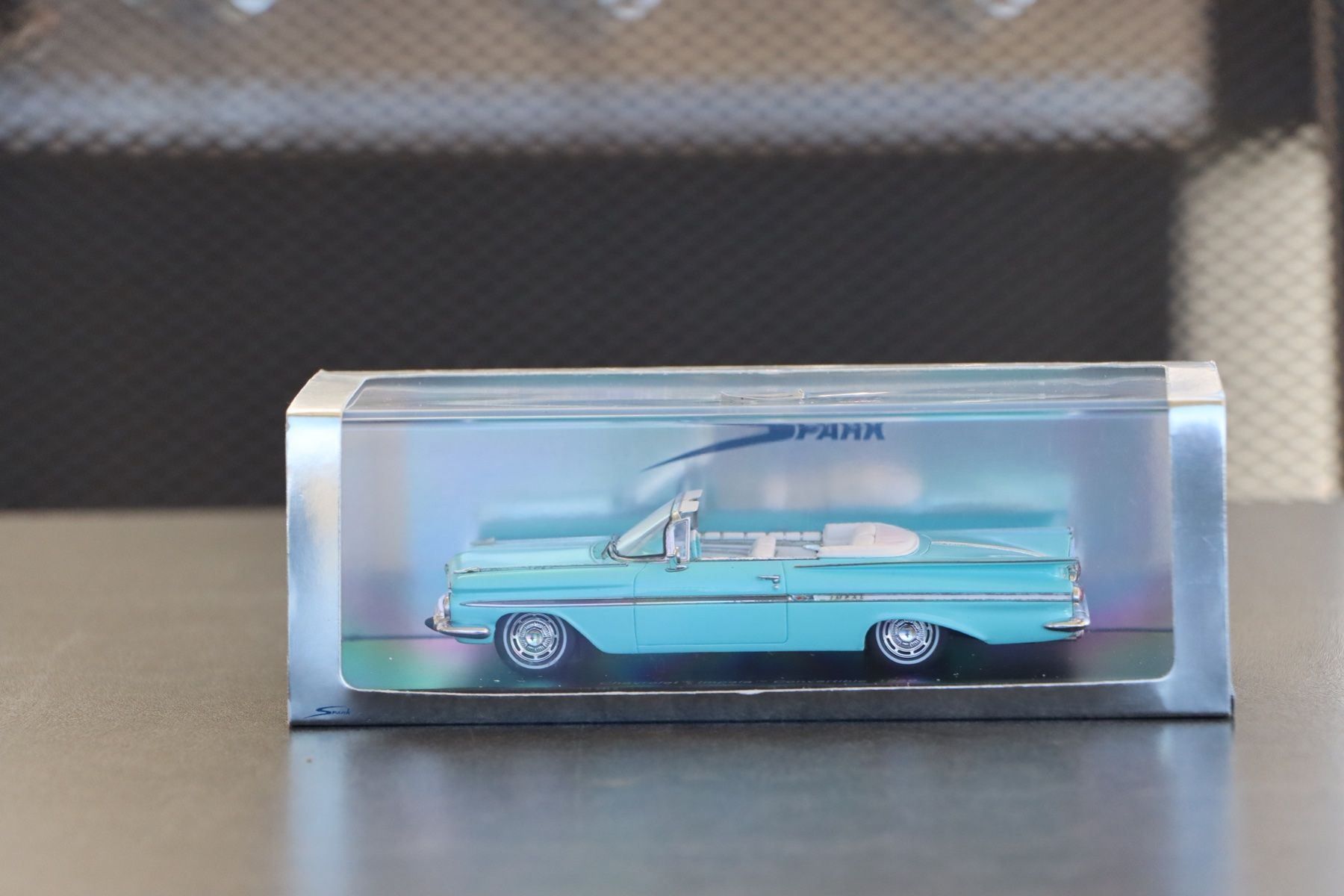 Chevrolet Modellini d'auto: Chevrolet Impala Convertible 1:43 Spark – Nuovo e nell'imballaggio originale da Bühl b.Aarberg venduto da modelldiecast