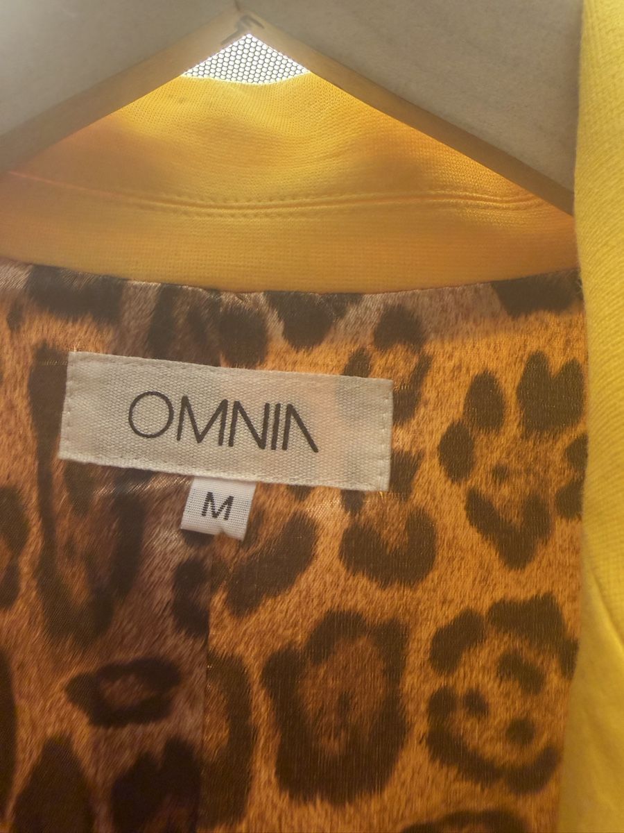 Giacche: Blazer jaune OMNIN, taille M, doublure léopard, tendance! – Usato da Genève venduto da you_s6sr 1