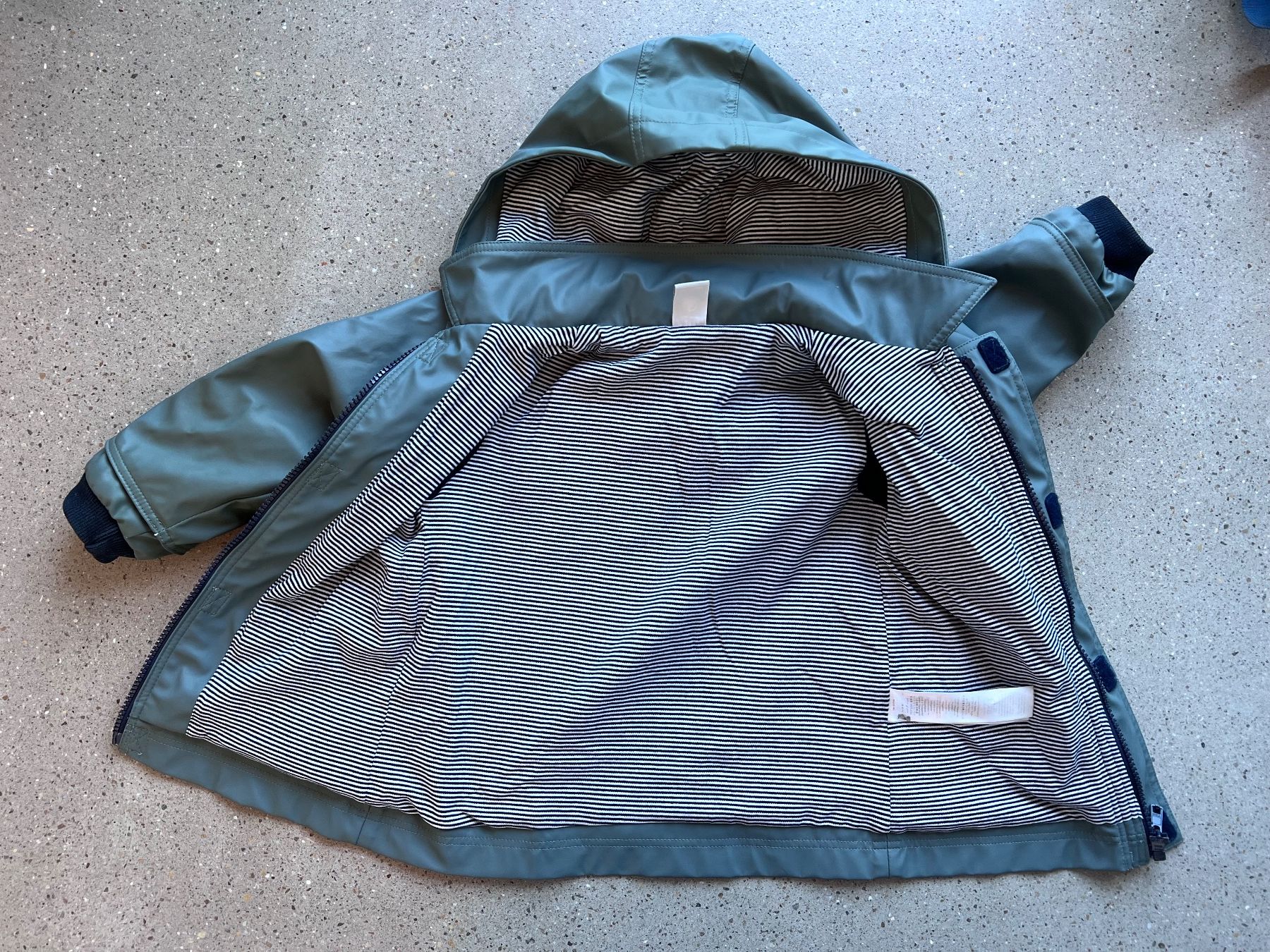 Petit Bateau Giacche & Cappotti: Petit Bateau Regenjacken 24M / 86cm – Usato da Zürich venduto da rebeccapf 2