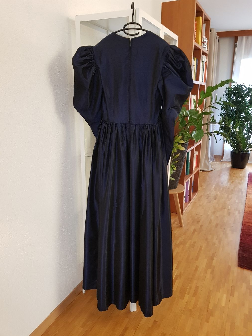 Vestiti: Robe de scène ou de bal violine T34 – Usato da Veyrier venduto da sosozizou 1