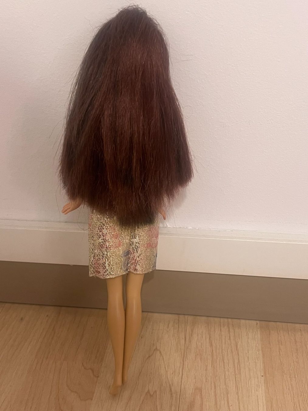 Poupées: Barbie mit tollem Kleid #13 – D'occasion à Wildegg par Car-Mania 2