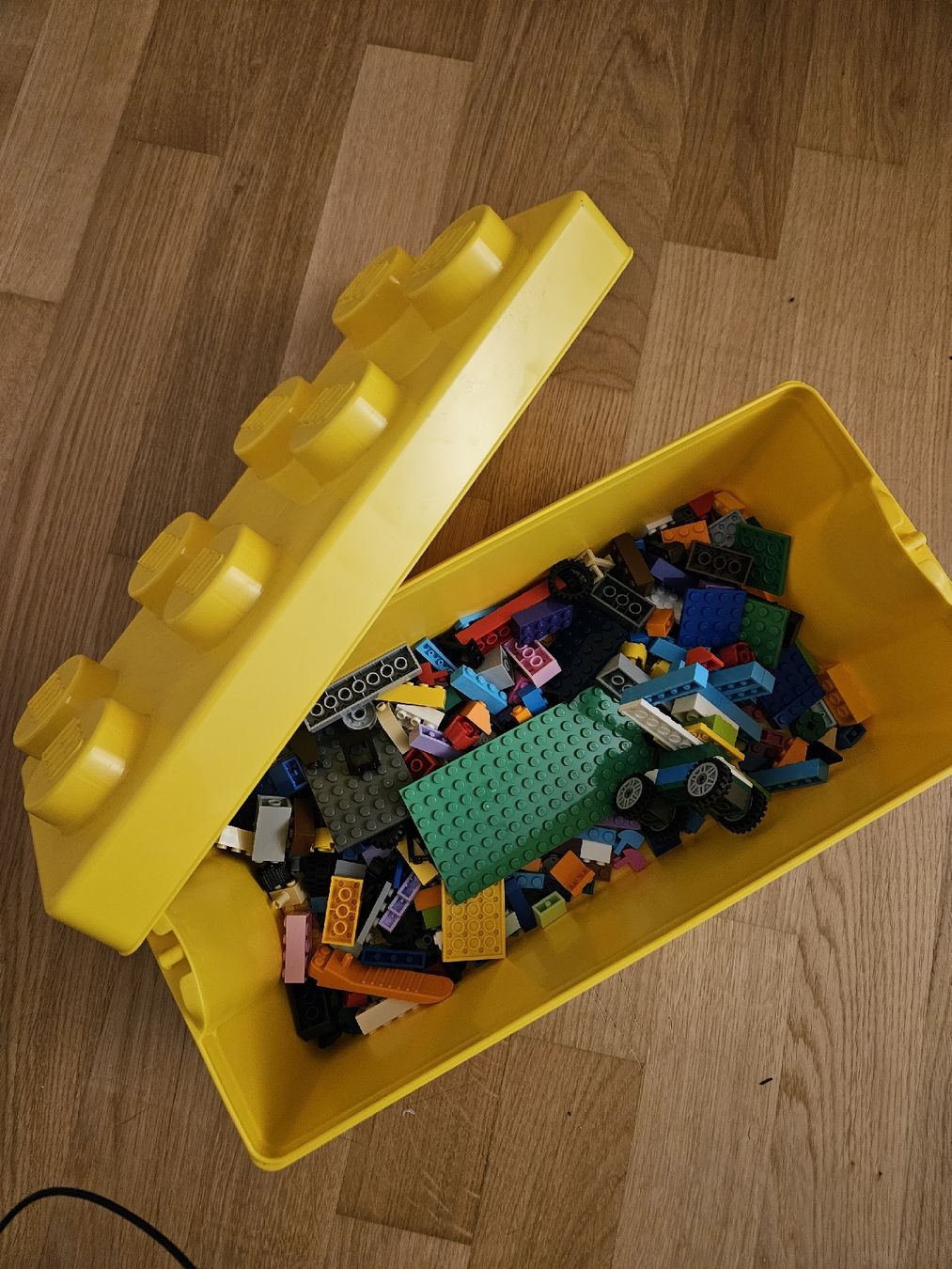 Lego Giocattoli: Classic Lego Mittelgrosse Bausteinbox – Nuovo (secondo la descrizione) da Näfels venduto da eic_2z5x