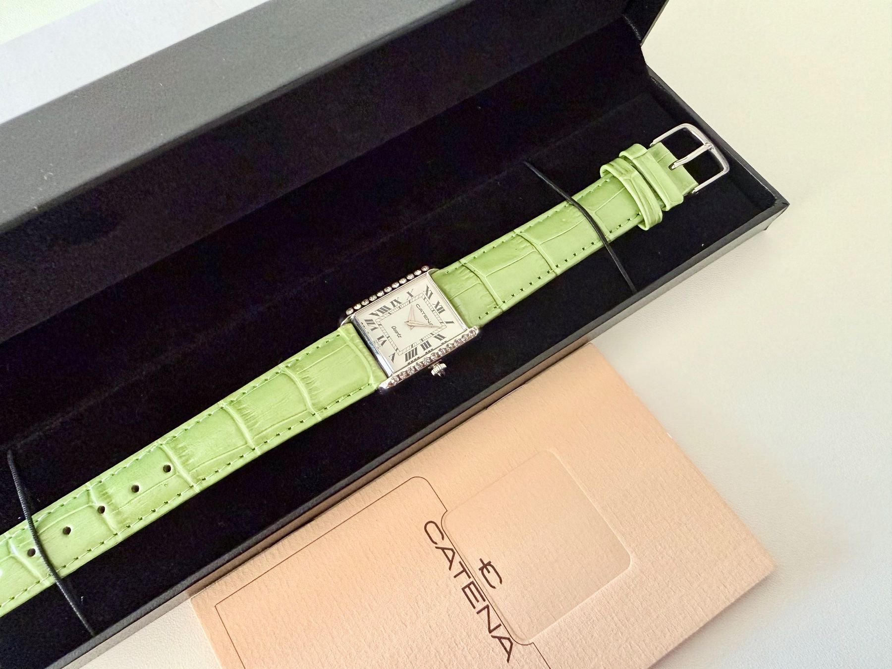Orologi: CATENA "Tank" type, MEDIUM, Acier & Brillants, Quartz, Swiss – Nuovo e nell'imballaggio originale da Le Mont-sur-Lausanne venduto da LycaGallery 6