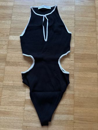Bershka Body schwarz weiss NEU