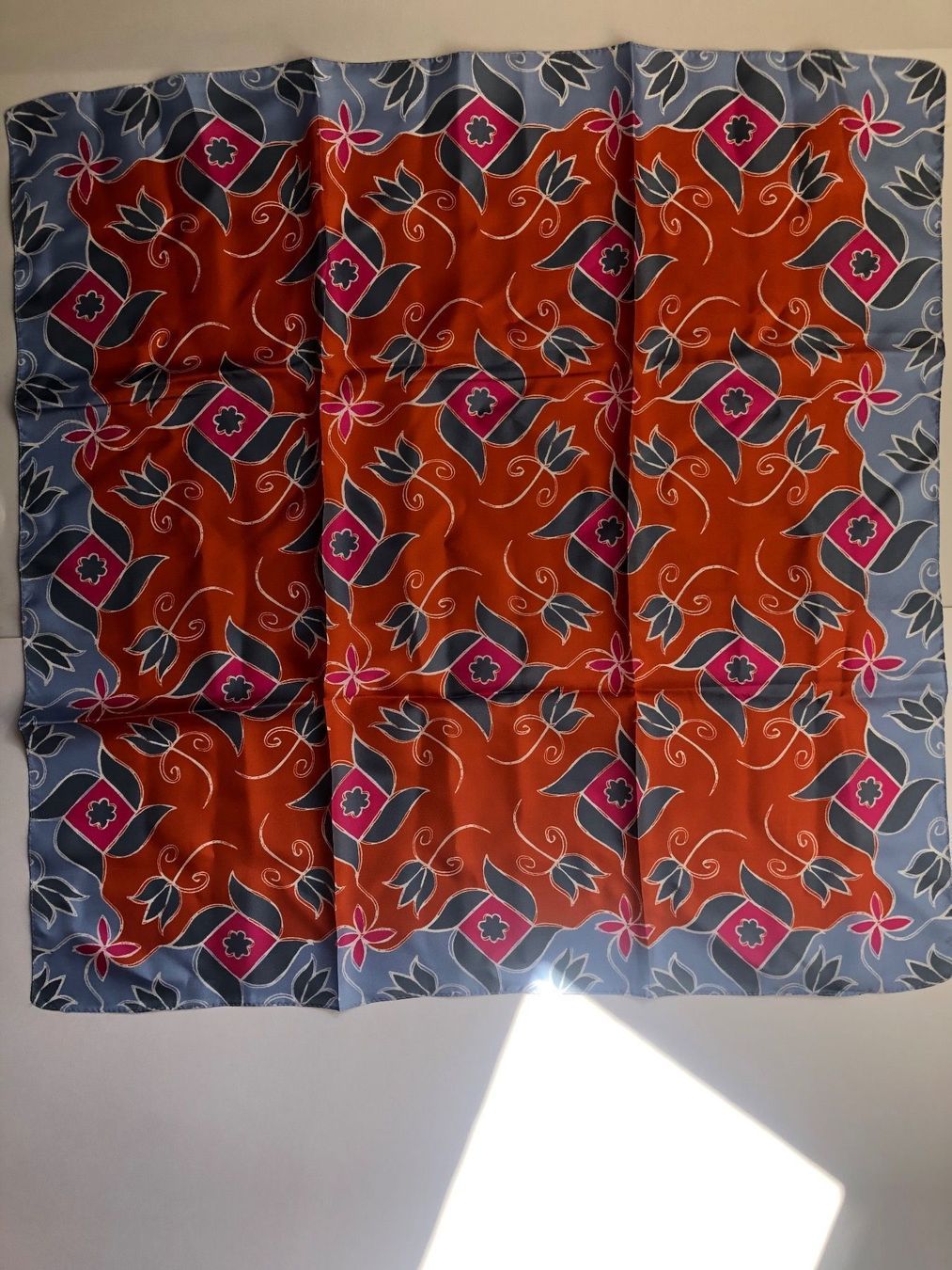 Foulard & Sciarpe: Foulard soie EPICE – Nuovo e nell'imballaggio originale da Arnex-sur-Orbe venduto da cameleonfringant 3