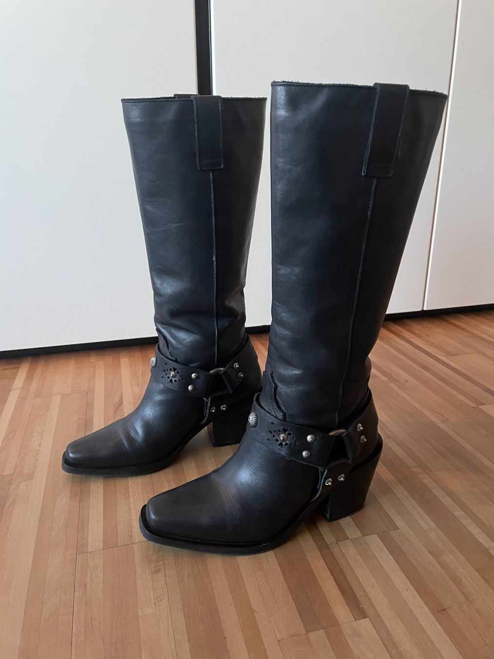 Pinko Scarpe da donna: Pinko Biker Western Boots – Usato da Zürich venduto da nao_6f5t