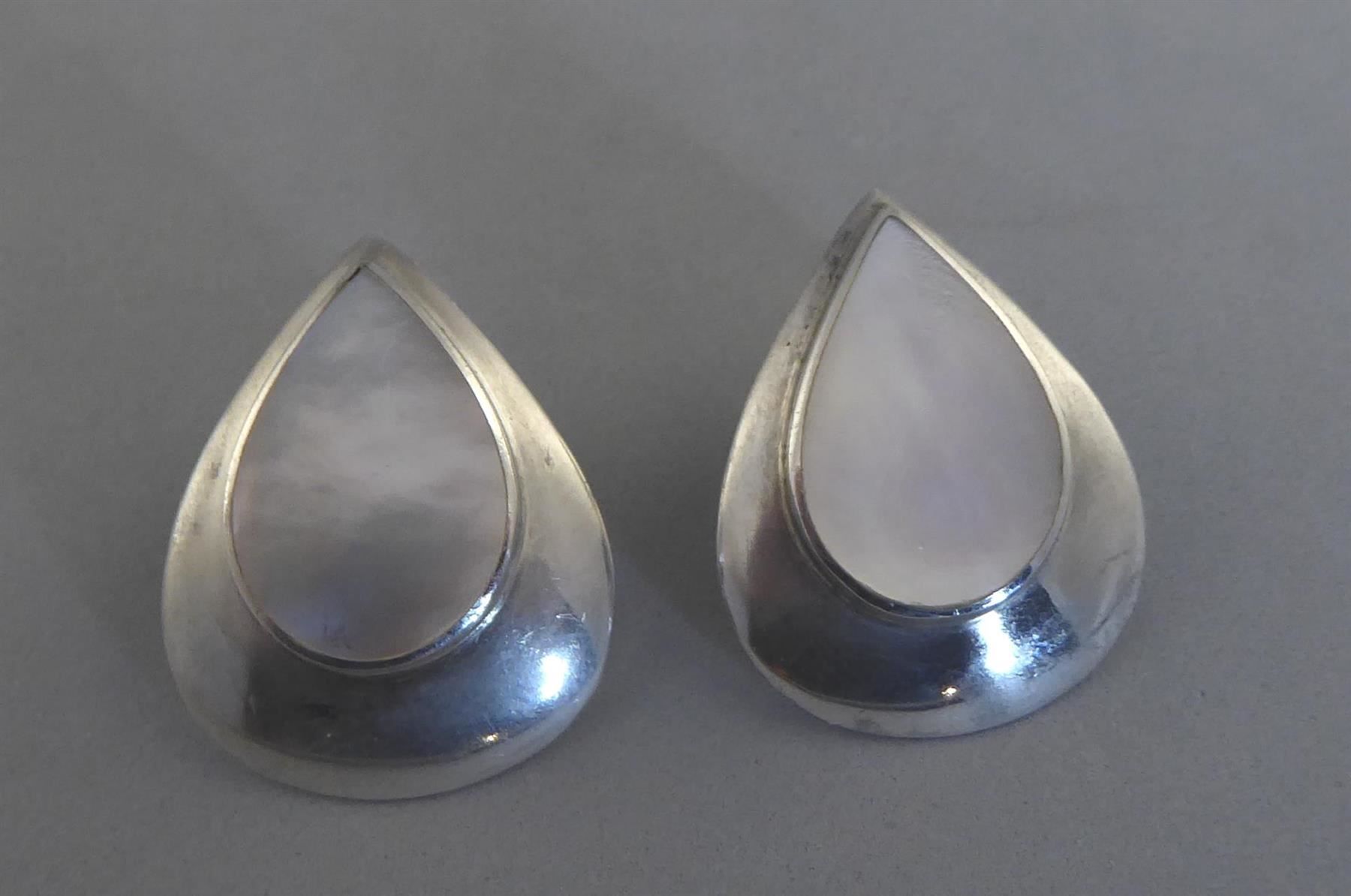 Orecchini pendenti & Orecchini a lobo: Ohrstecker 925 Silber mit Perlmutter – Usato da Muri AG venduto da Lineli2020 1