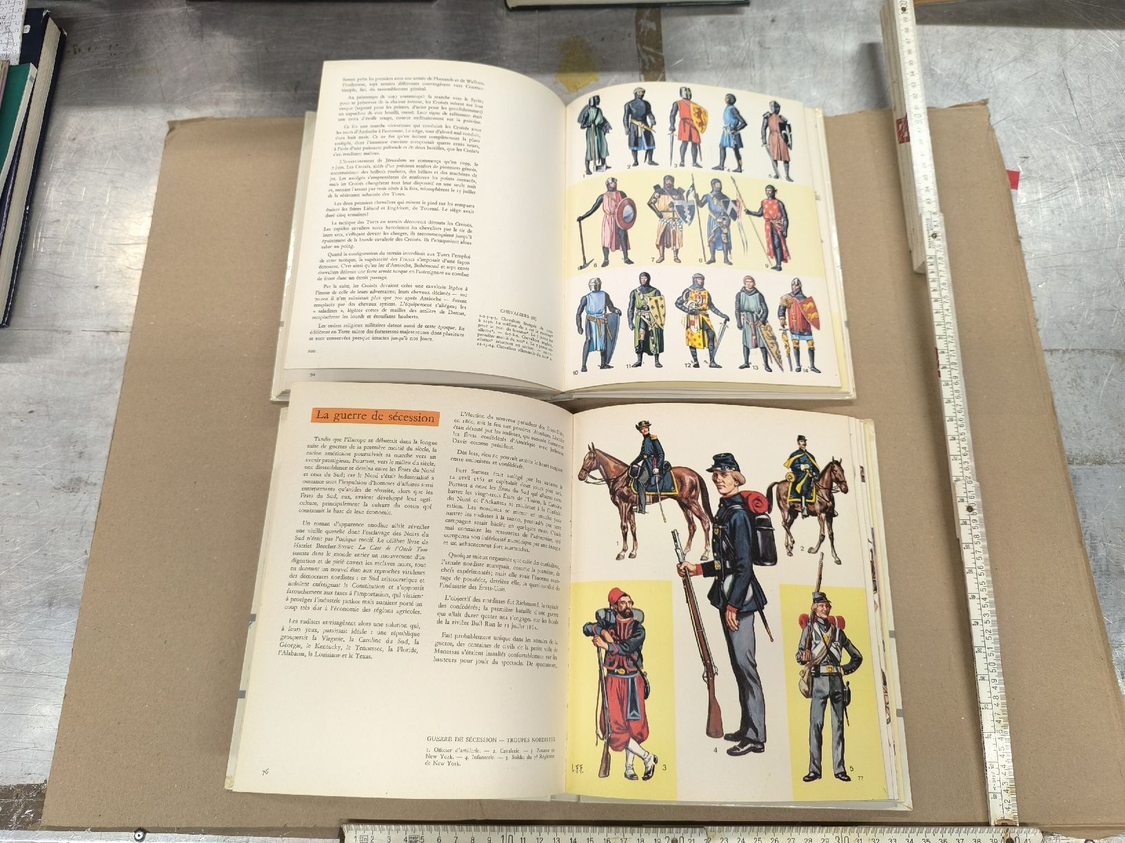 Bücher: Le costume et les armes da soldats de touts LES temps  1 + 2 – Gebraucht aus Cama von anto_a 5