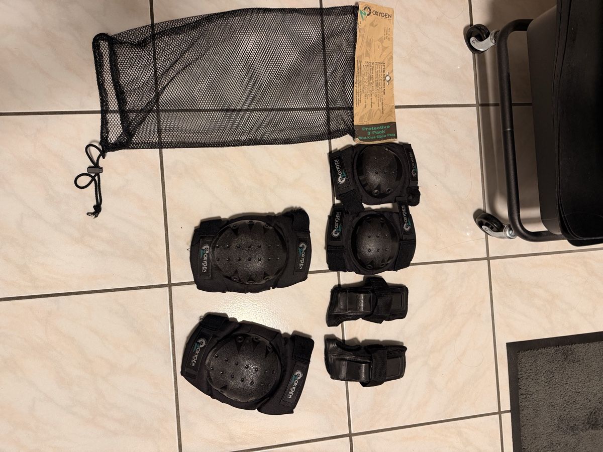 Protections: Protektoren Set 3-teilig schwarz – D'occasion à Steffisburg par yha_68bj