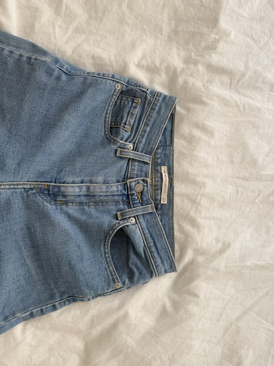 Levi's Jeans: Levis High wasted Mom Jeans Gr. 25 – D'occasion à Luzern par varleanhtienal 2