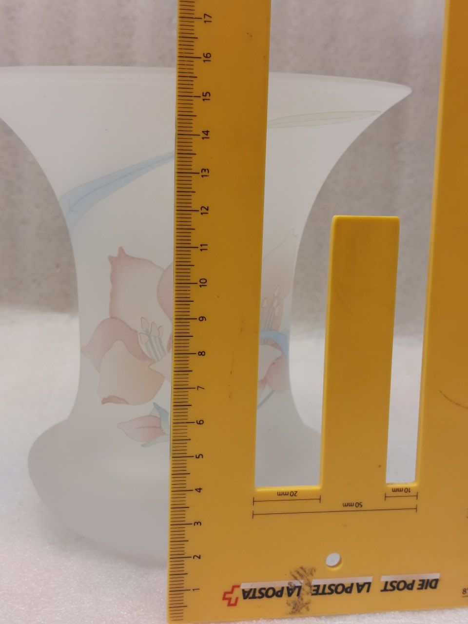 Hutschenreuther Vasen & Gefässe: Vase aus satiniertem Glas Hutschenreuther – Gebraucht aus Pambio Noranco von TREBORLOP 6