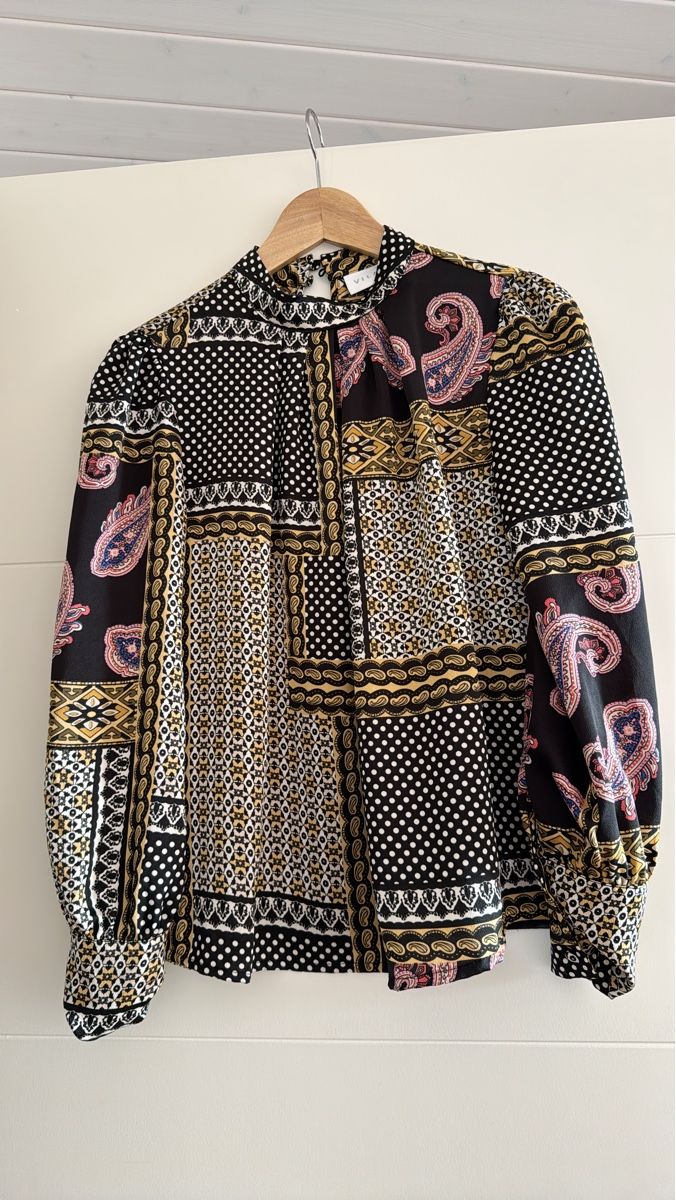 Camicette: Vintage-Stil Bluse mit Muster, Grösse S Herbst Chic! – Usato da Eggersriet venduto da Gio_Mag_Stucki