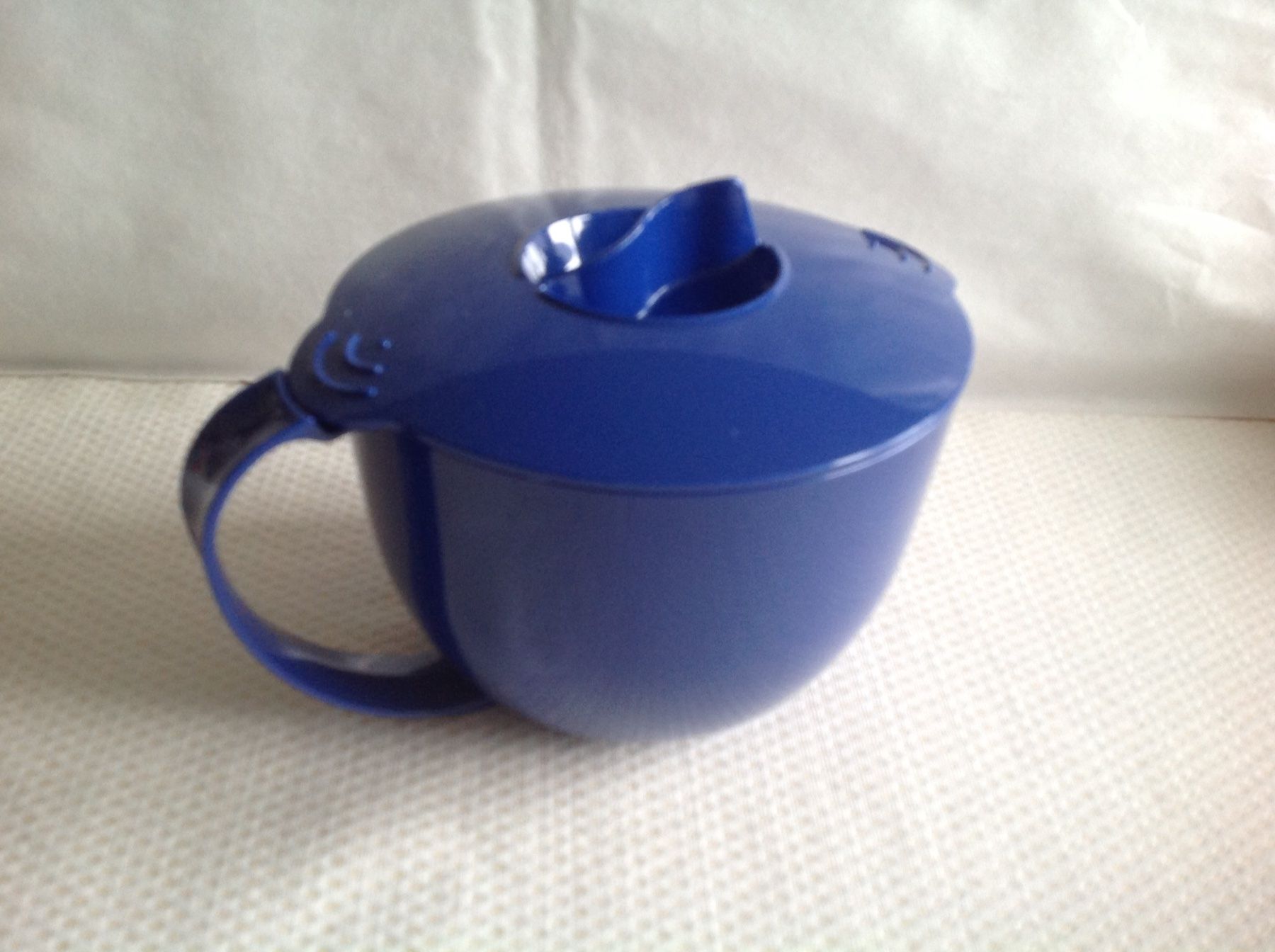 Tupperware Recipients et similaires: Tupperware - récipient – D'occasion à Sion par accroshoes 1