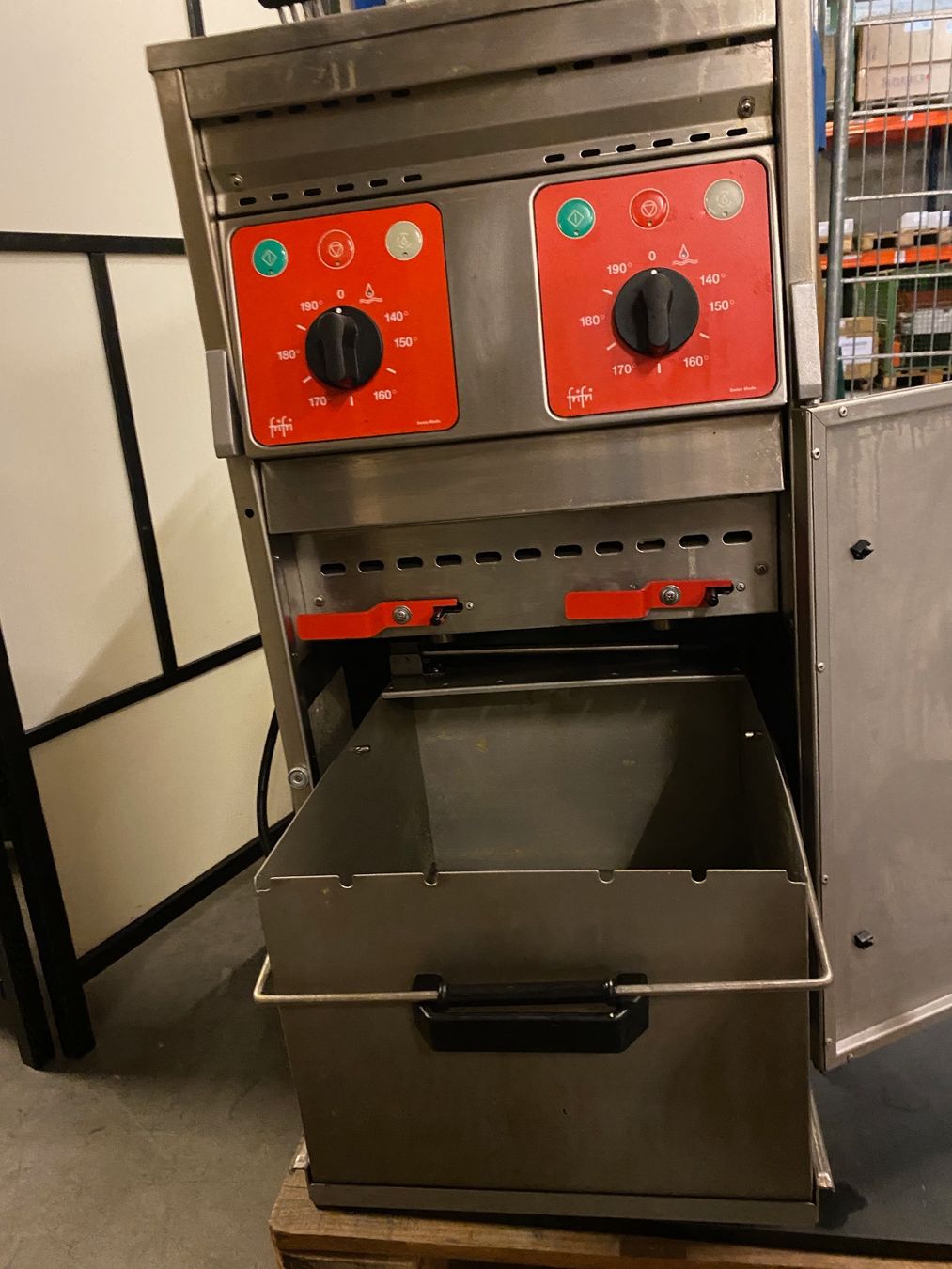Frifri Appareils de cuisine: FriFri BASIC 422 Doppel-Fritteuse 400V – D'occasion à Bern par Baron010 4