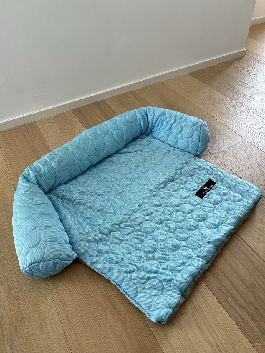 Cucce & Letti: Kühlende Sofaschutzmatte für Hunde/Katzen – Nuovo (secondo la descrizione) da Massagno venduto da Gabry_Lugano 1