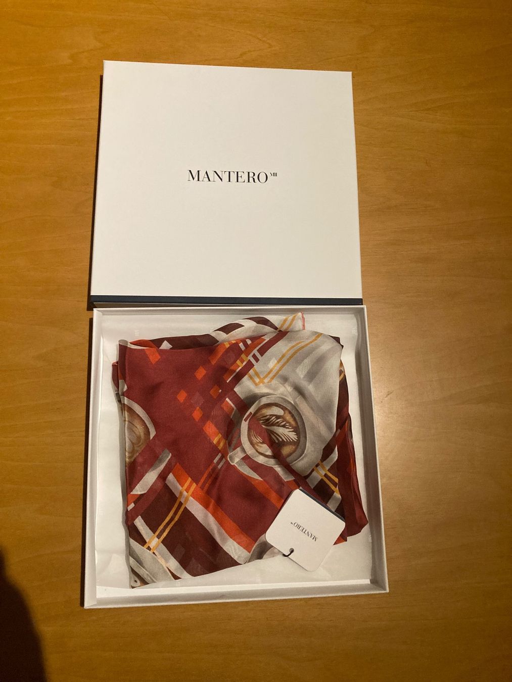 Foulard & Sciarpe: Foulard Mantero in seta – Nuovo e nell'imballaggio originale da Bern venduto da Sumo_Recordings