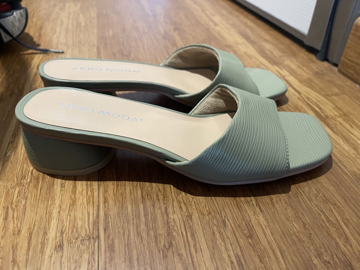 Scarpe da donna: Sandali VERO MODA verde acqua, numero 38 - nuovi! – Nuovo (secondo la descrizione) da Vezia venduto da lin_5s2m 1
