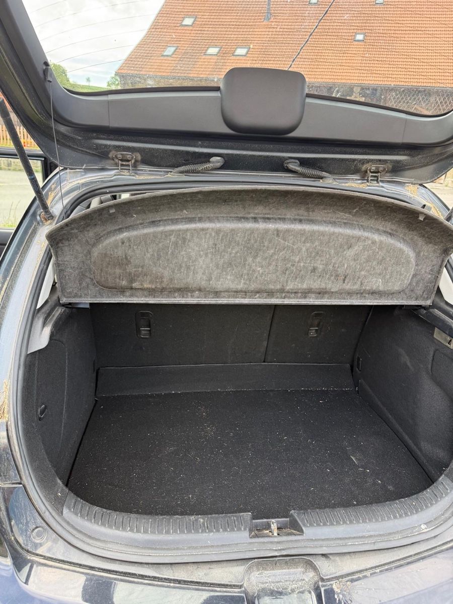 Mazda Automobili: MAZDA 3 1.6D hatchback – Difettoso da Romont FR venduto da Djeb7 7