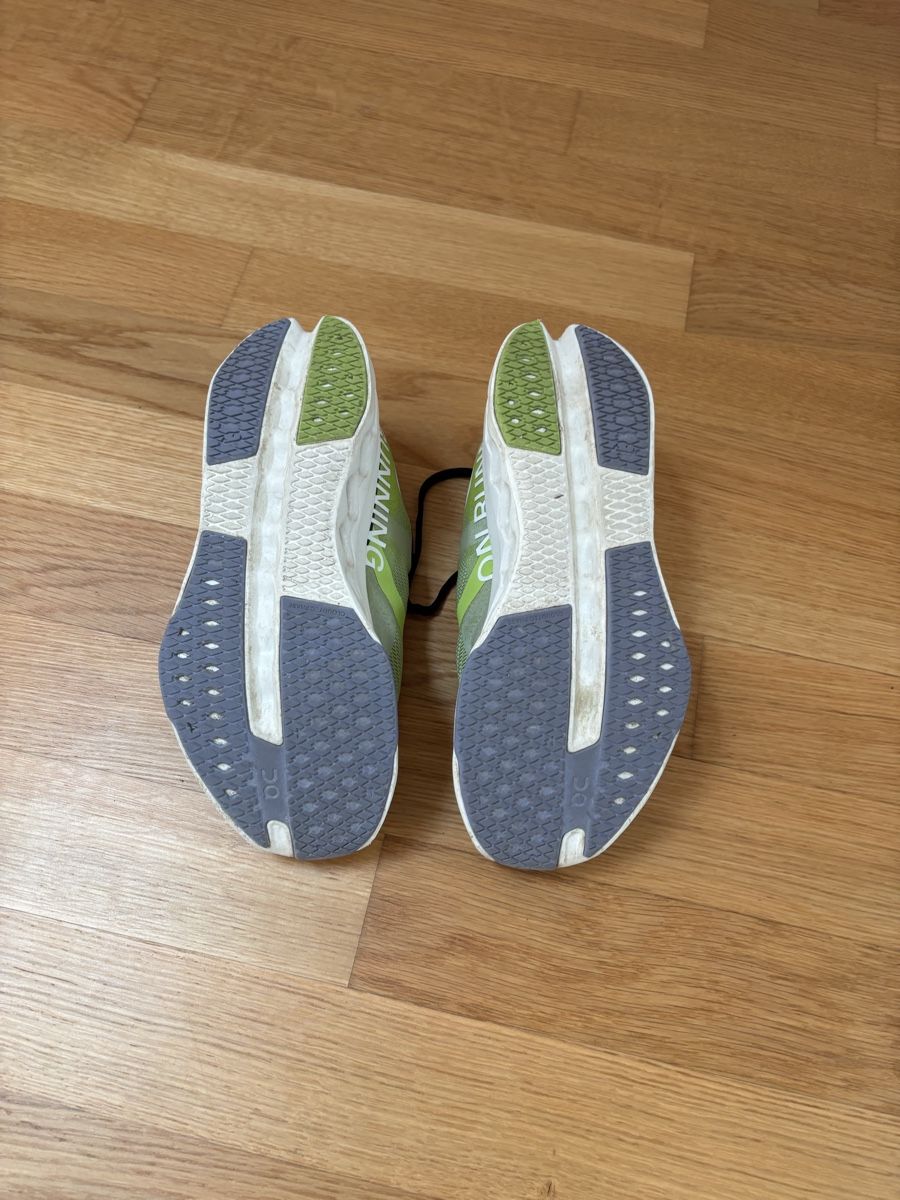 On Scarpe da donna: ON Running Cloudsurfer Next Kiwi / Ivory 37.5 – Nuovo (secondo la descrizione) da Bettwiesen venduto da ras_9rk9 4