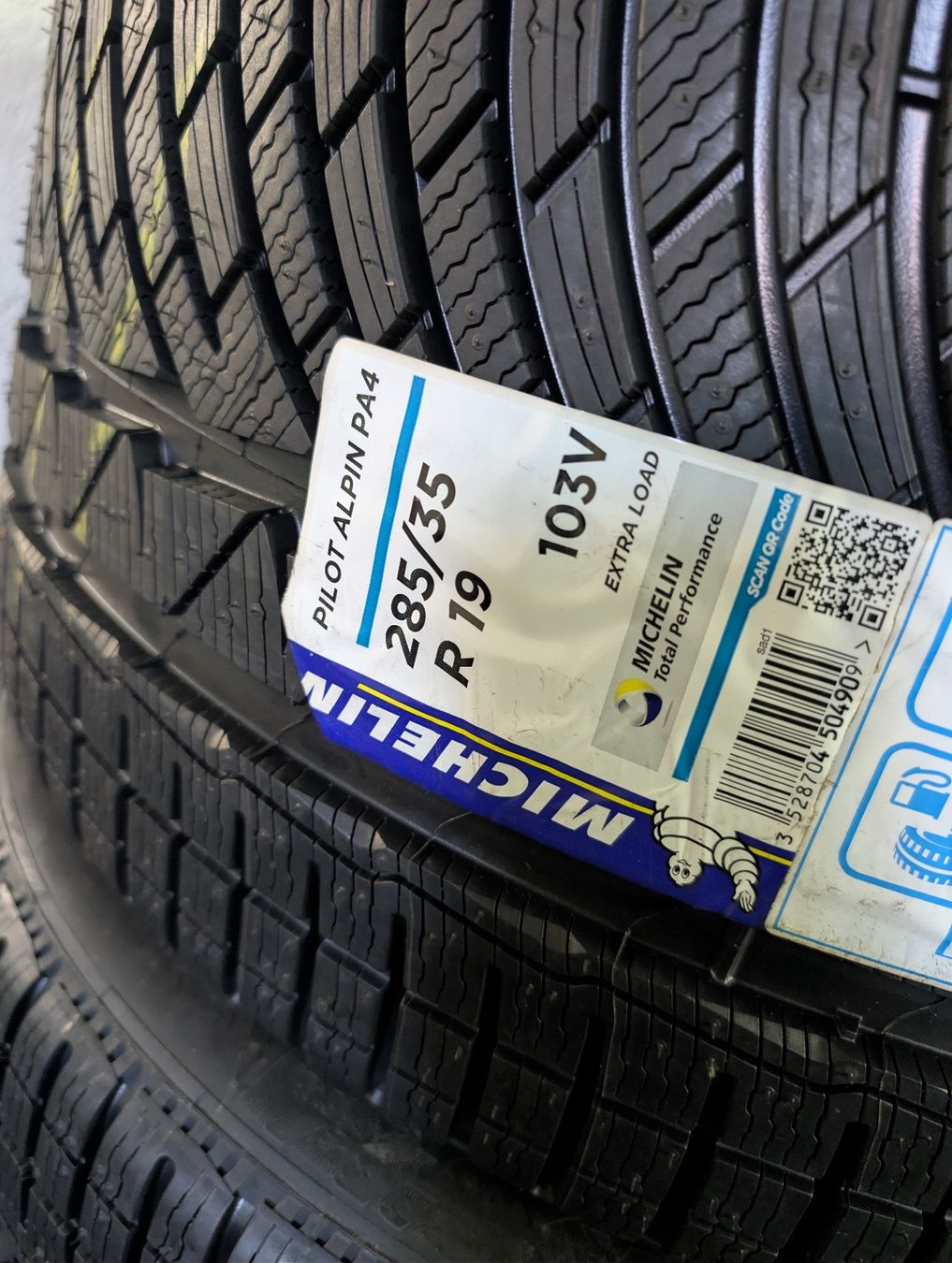 Michelin Pneus & Roues: Winterreifen  – Neuf avec emballage d'origine à Dürrenäsch par Pneu-Idris 2